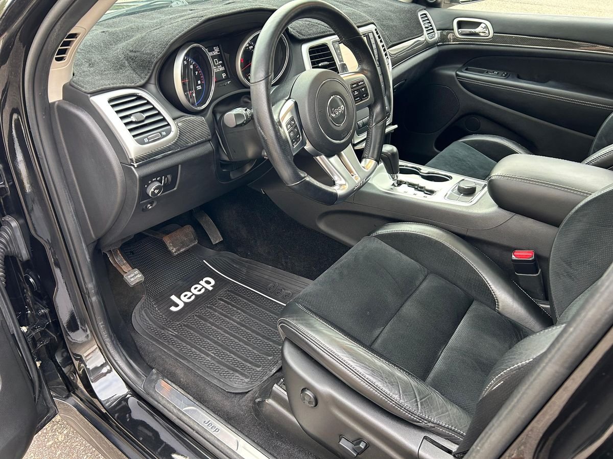
								Jeep Grand Cherokee 2012 full									