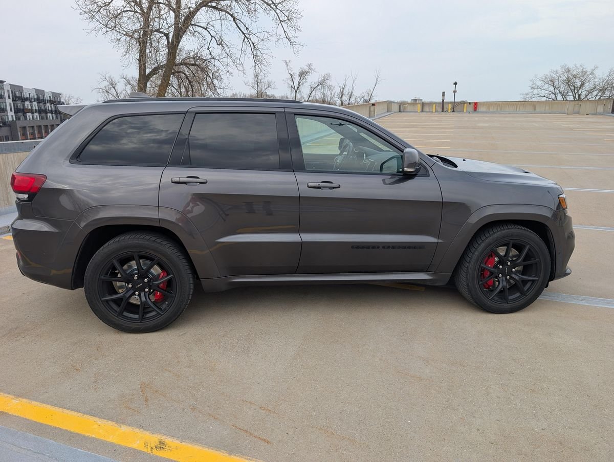 
								Jeep Grand Cherokee 2019 full									
