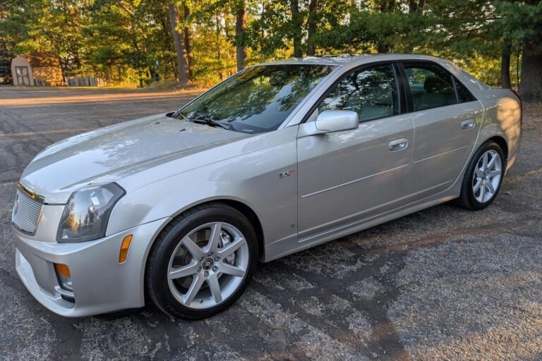 Cadillac CTS-V 2005