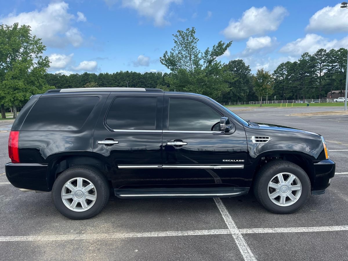 
								Cadillac Escalade 2010 full									