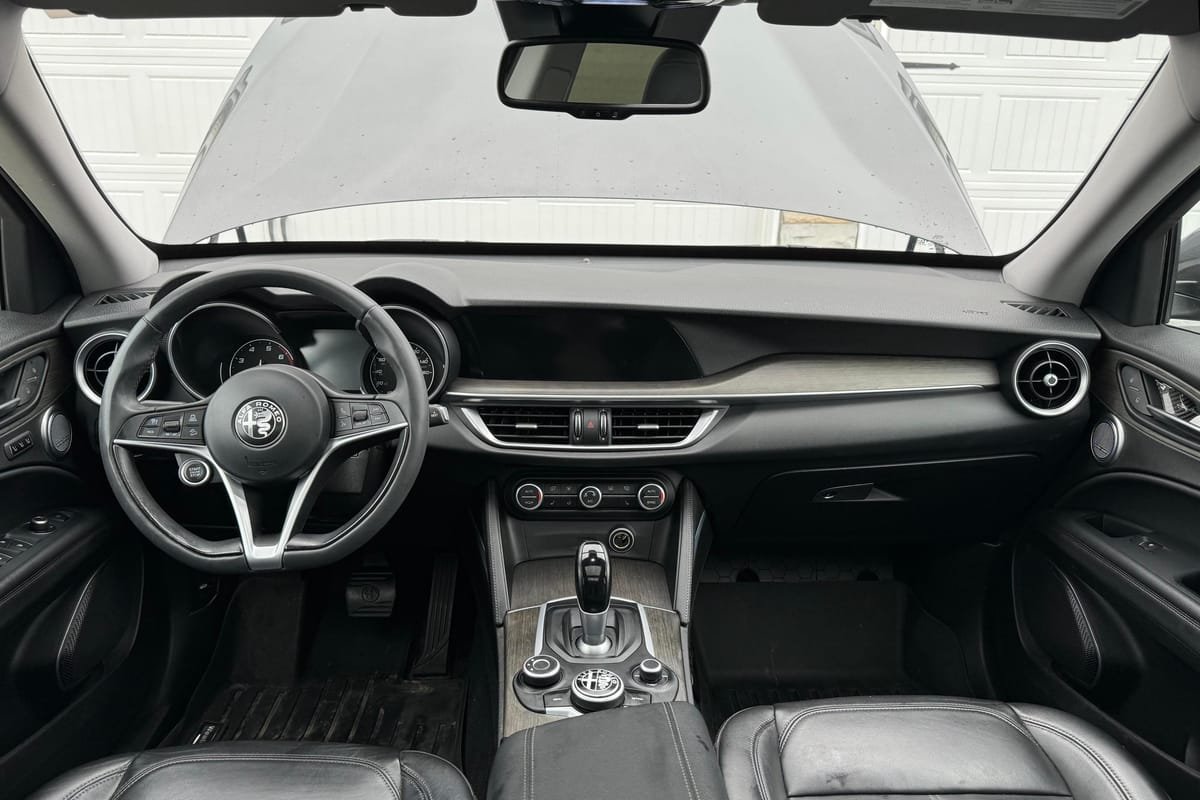 
								Alfa Romeo Stelvio 2018 full									