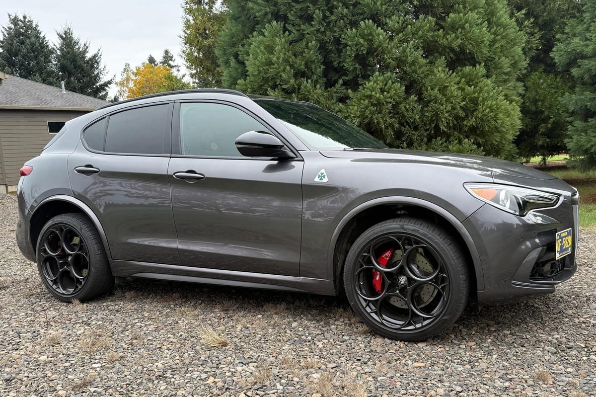 
								Alfa Romeo Stelvio 2023 full									