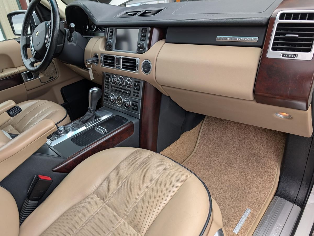 
								Land Rover Range Rover 2010 full									