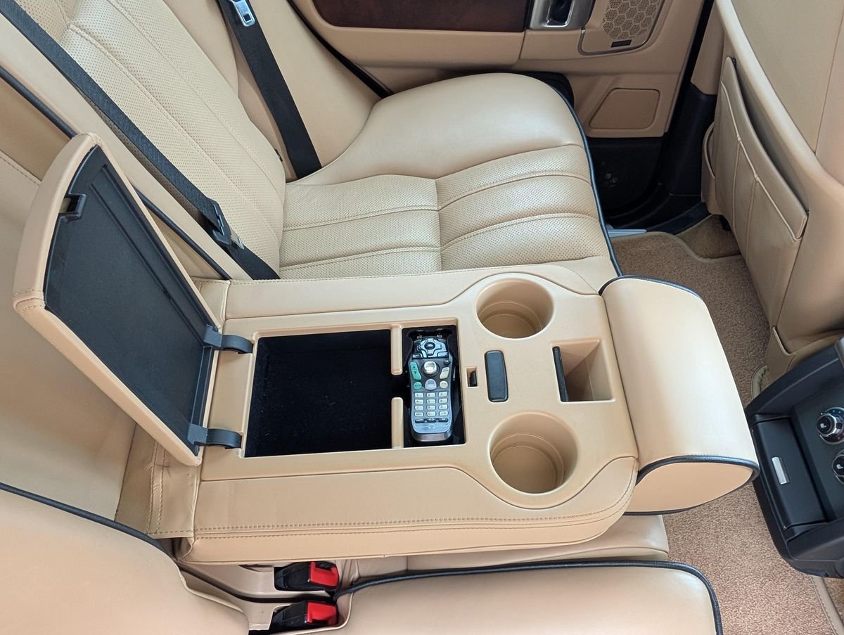 
								Land Rover Range Rover 2010 full									