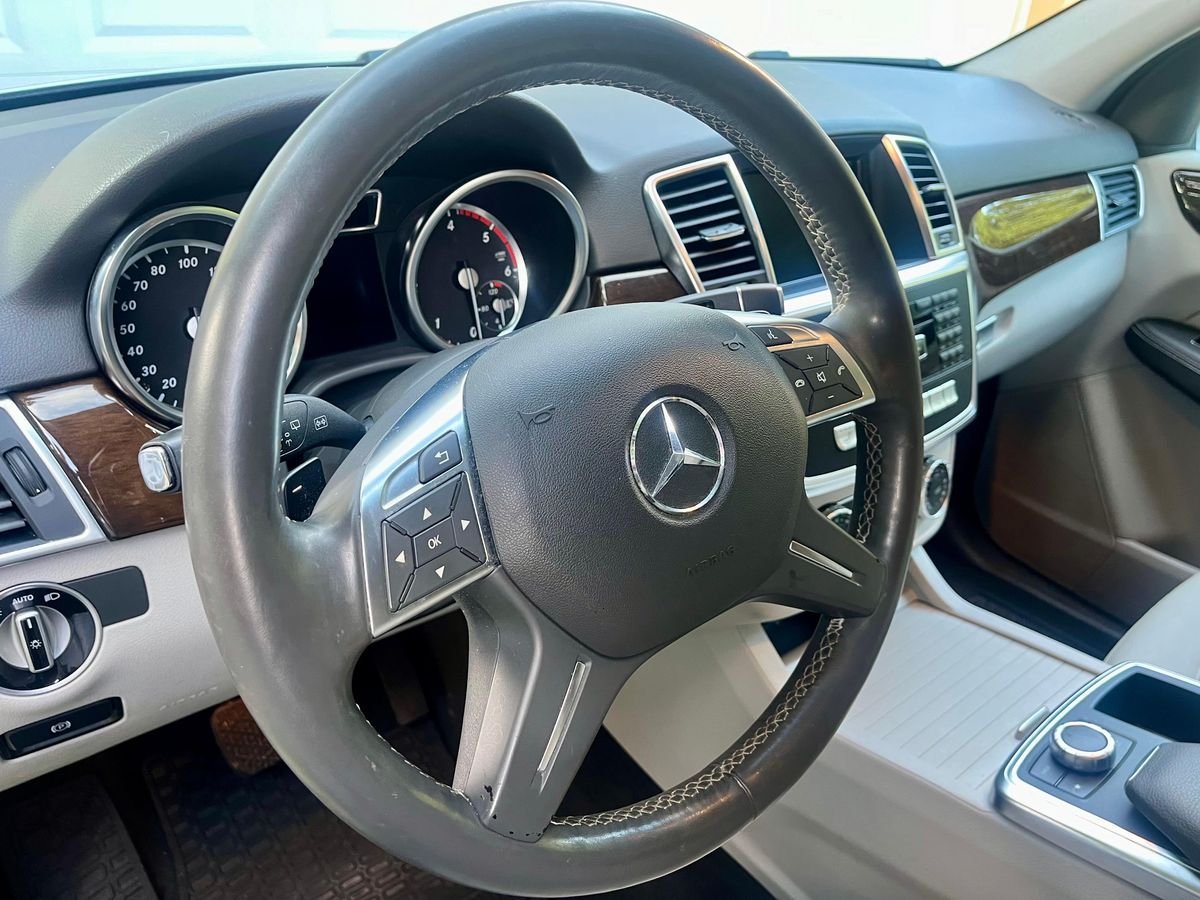 
								Mercedes-Benz ML-Class 2015 full									